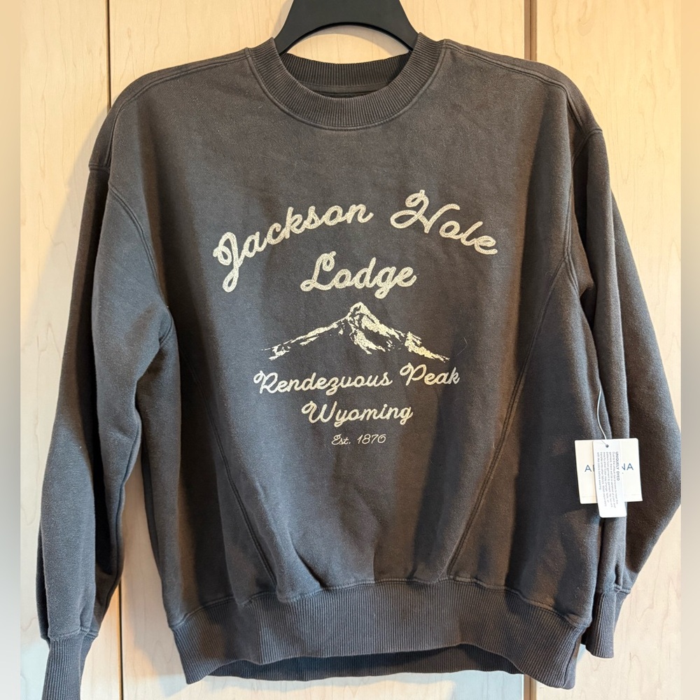 BNWT Arizona Brand Jackson Hole sweatshirt xs-large